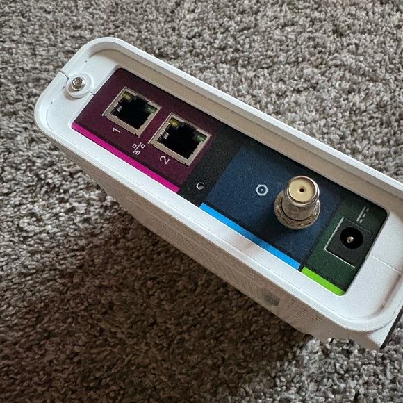 Arris surfboard Wi-Fi Router - Picture 5 of 8